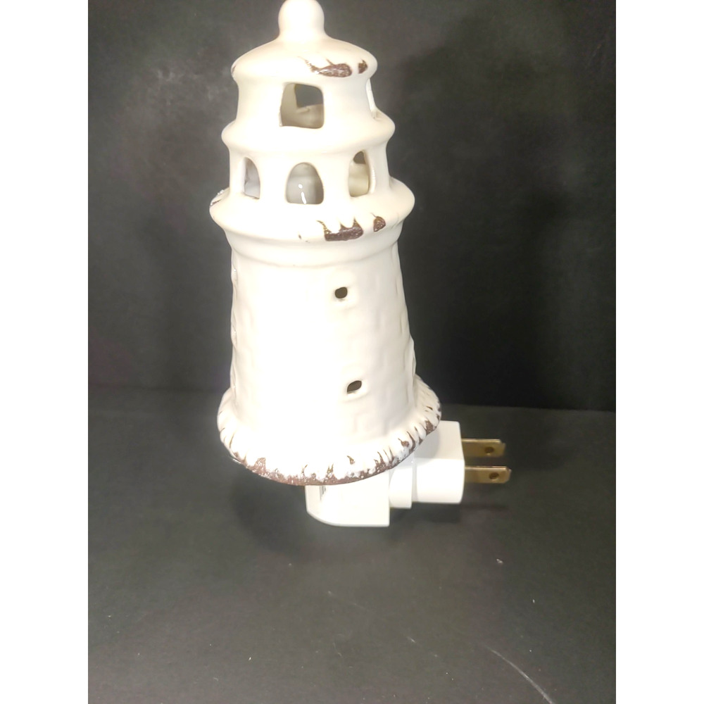 Lighthouse Night Light White Ceramic Off and On Switch Beach Ocean Nautical - Picture 8 of 9